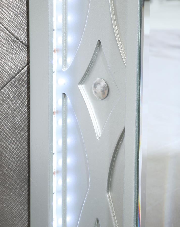 GUNNISON WOOD QUEEN LED PANEL BED SILVER METALLIC