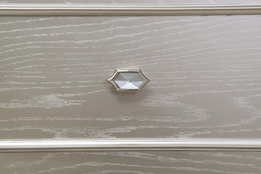 EVANGELINE 4-DRAWER VANITY SET WITH STOOL SILVER OAK