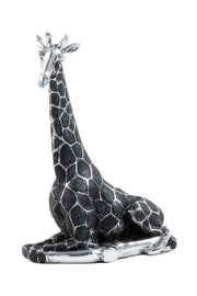 SITTING GIRAFFE SCULPTURE