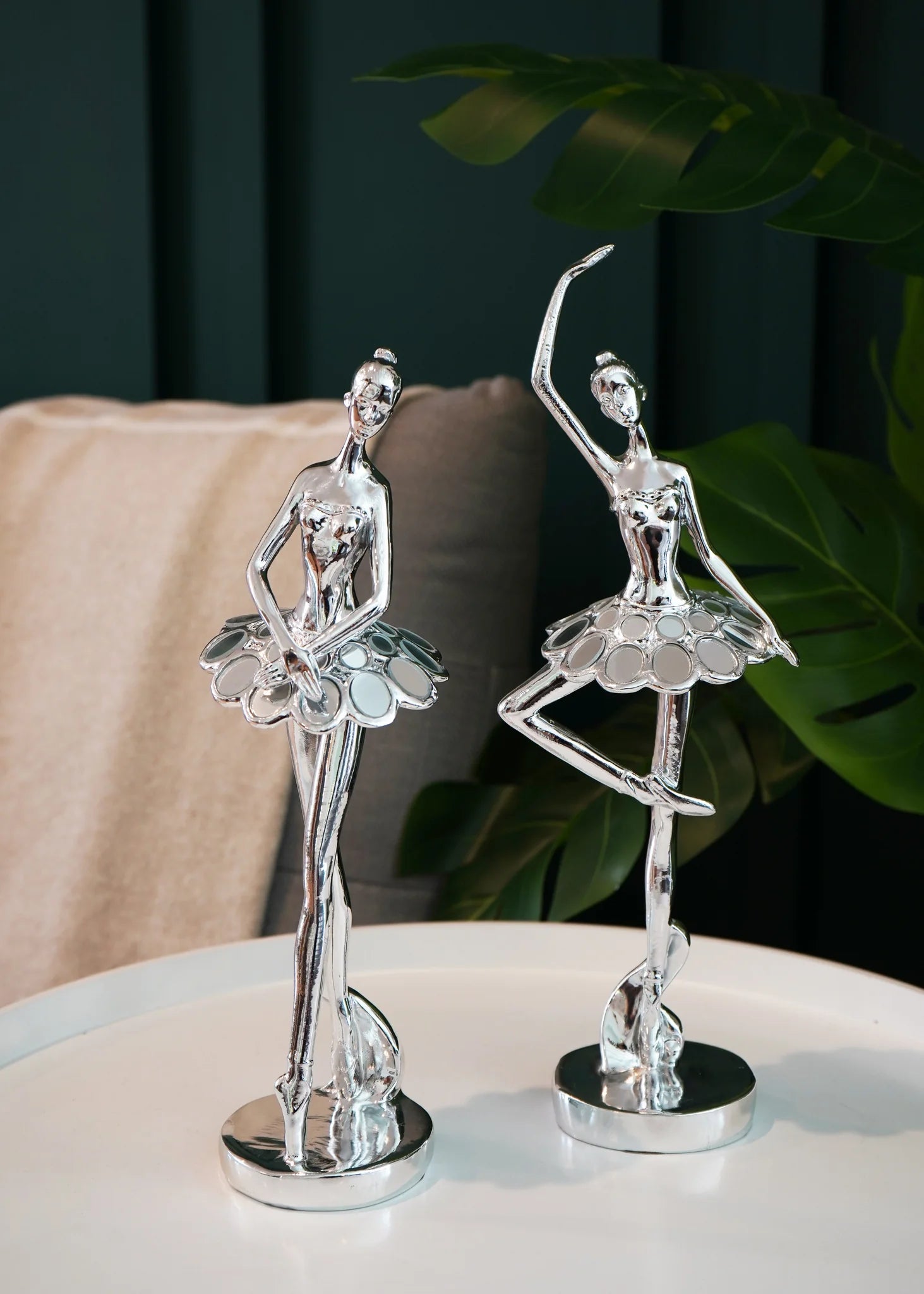 BALLERINA DANCER SCULPTURE