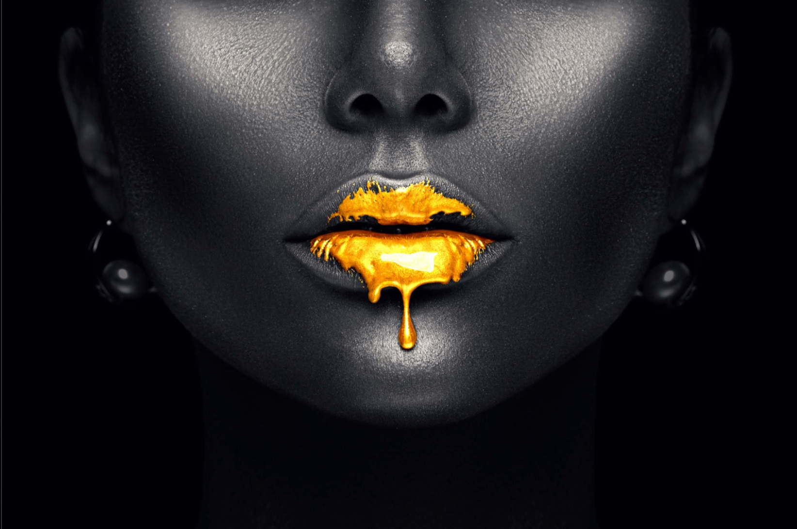 GOLD LIPSTICK DRIPPING