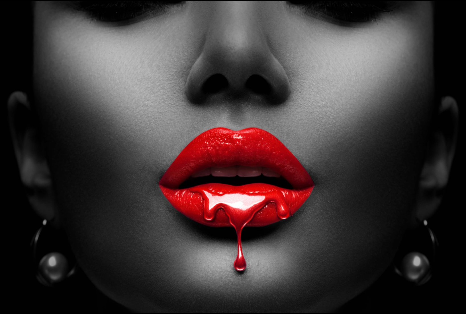 RED LIPSTICK DRIPPING