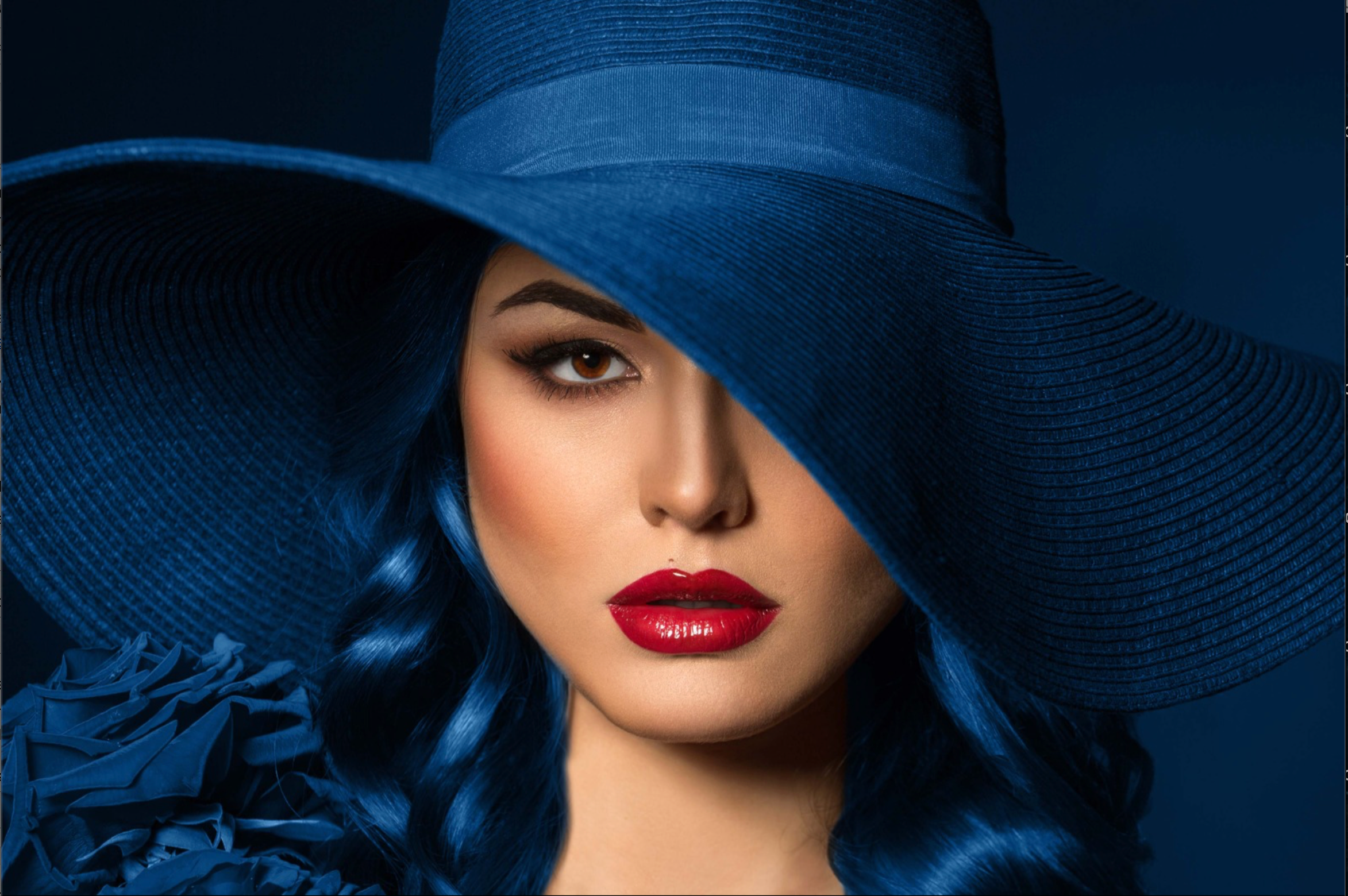 RED LIPS BLUE HAT
