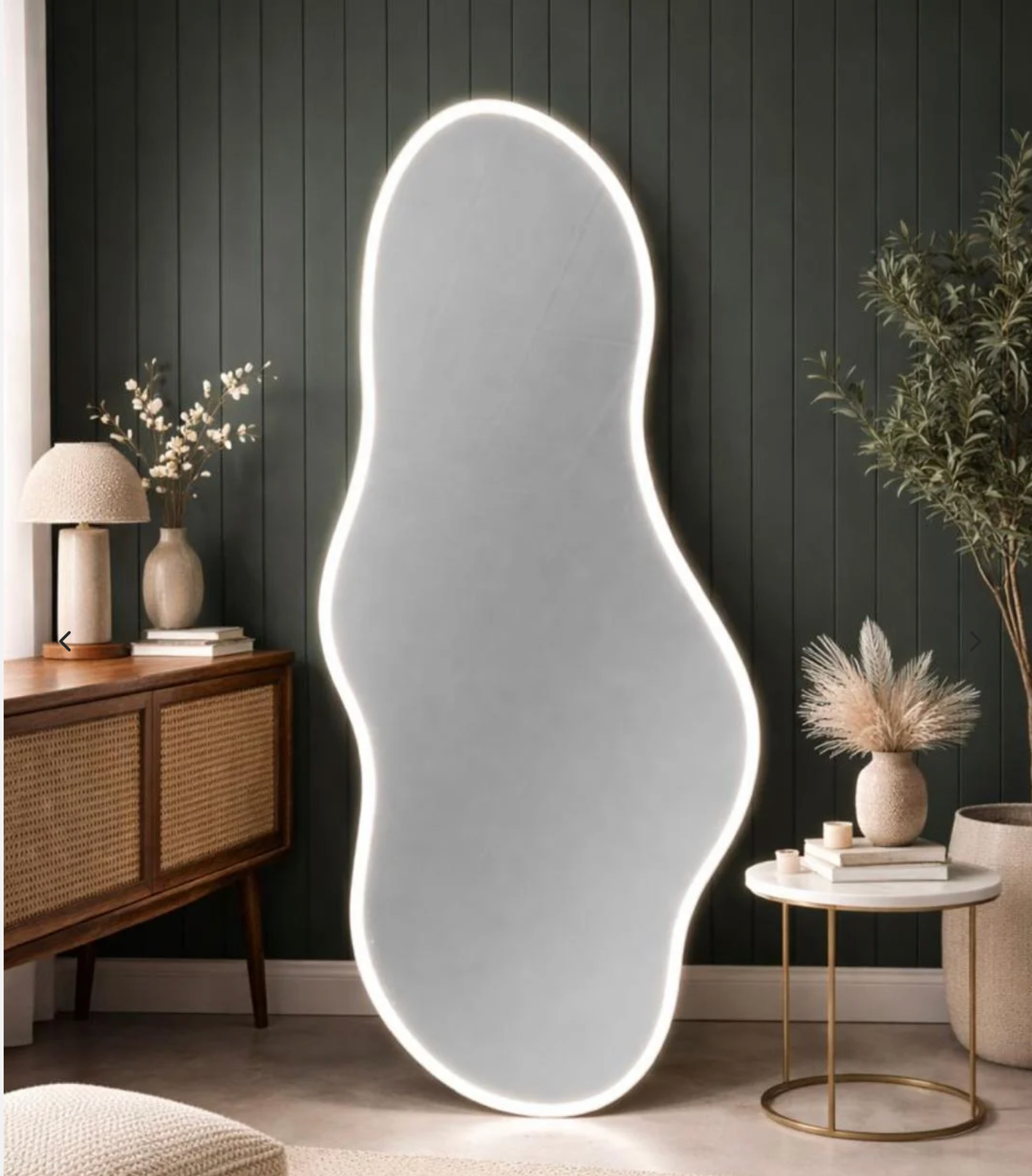 Wall mirror LED
